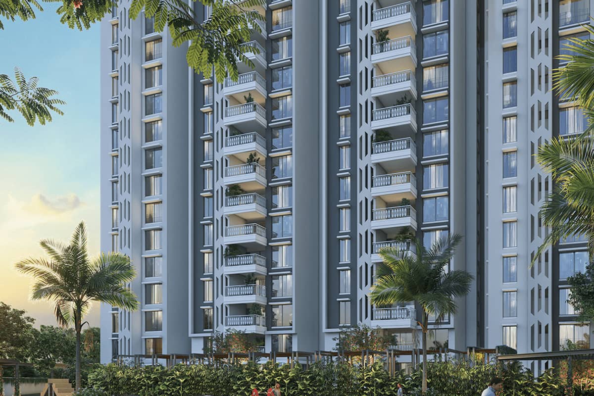 Ananda The Legacey: Central lawn between towers