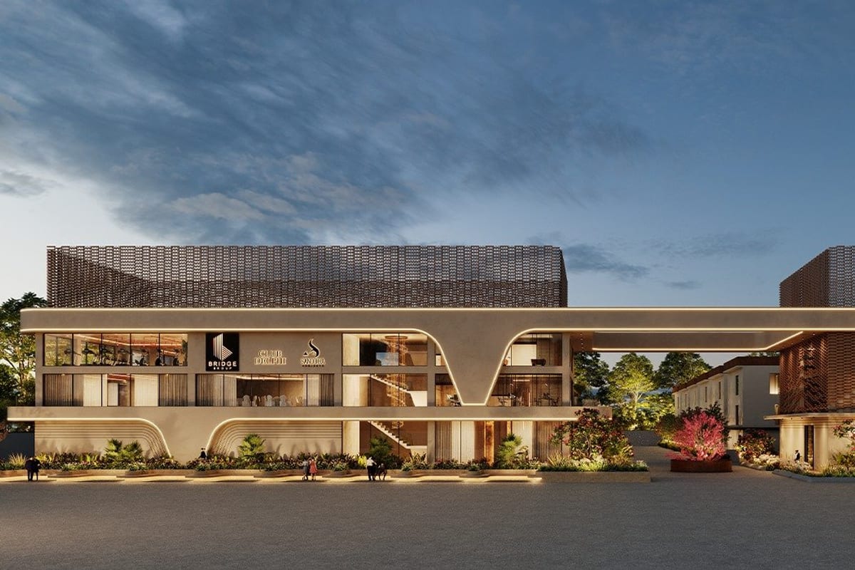 Bridge Epsilon: Clubhouse front at dusk
