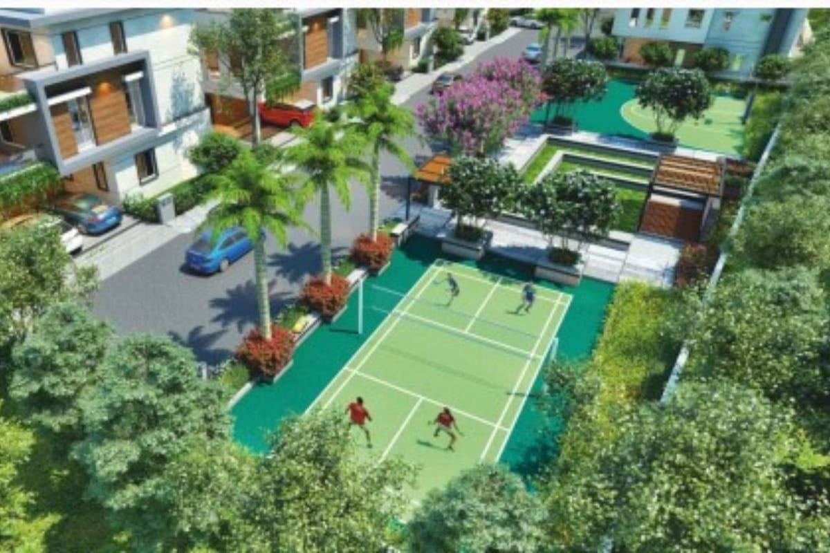 Chavala Hedgewoods: Badminton court and landscaping