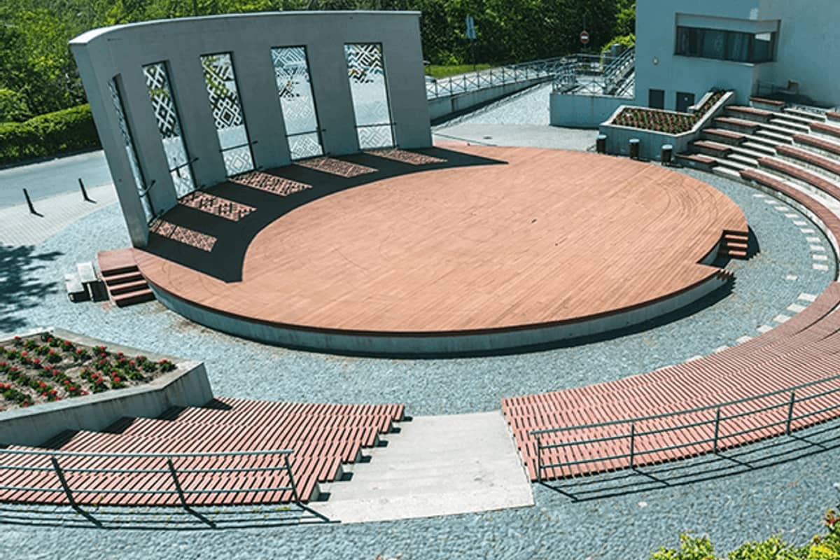 IRA Moon Glade: Mini amphitheatre