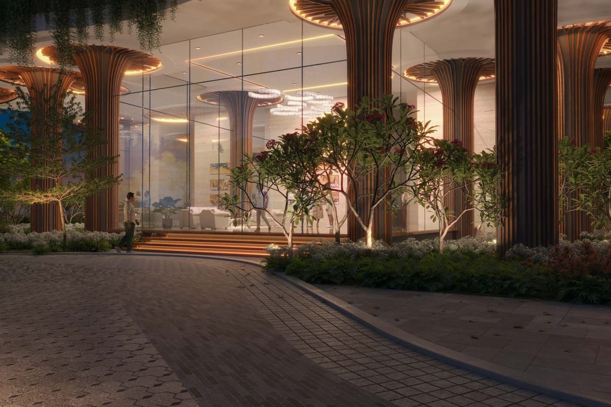 Lansum El Palacio: Lobby plaza with pillars